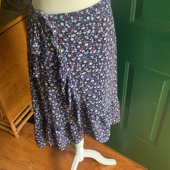 🎉HP🎉Madewell Ruffled-Edge Midi Wrap Skirt, Harvest Vine Blue - Picture 2 of 12